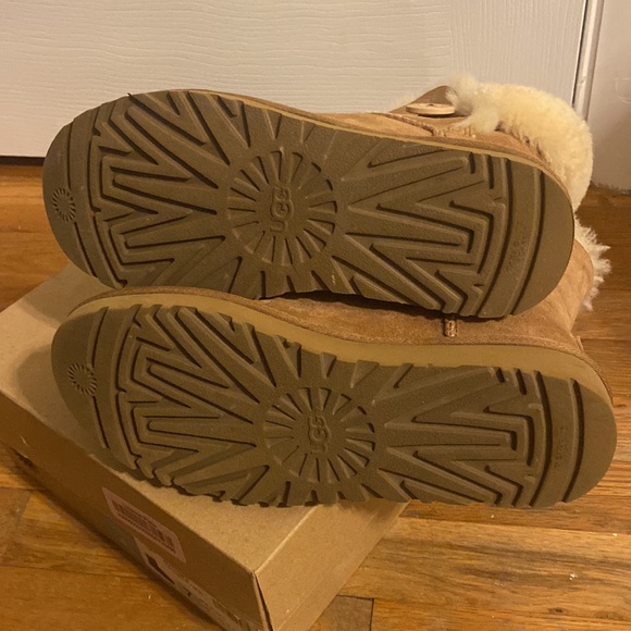 Ugg mini Bailey button - Picture 4 of 4